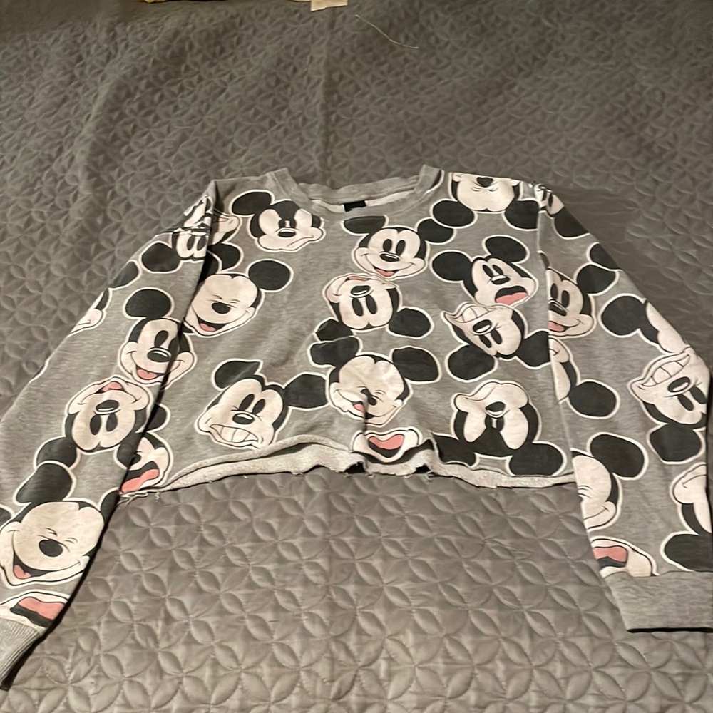 Cute cropped Mickey sweater